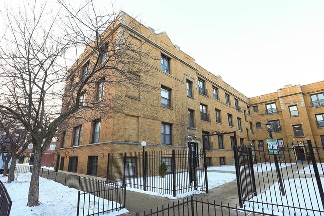 Photo - 709 W Roscoe St Unit J04P