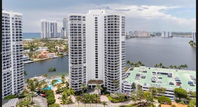 19101 Mystic Pointe Dr Unit 304