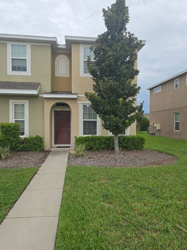 Building Photo - Beautiful 2/2.5 Rental