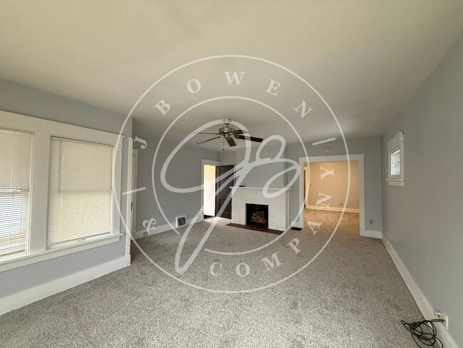 Photo - "Charming 2-Bedroom upper duplex in West Toledo – Cozy Living Awaits.