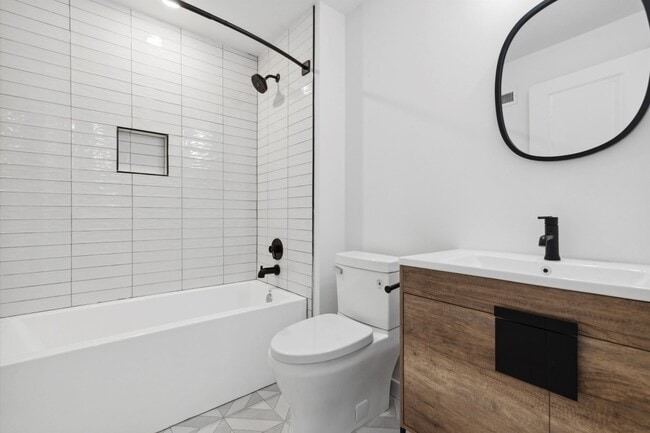 Photo - 1338 N 15th St Unit B2