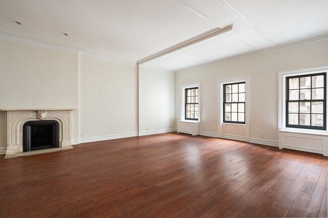 Massive duplex 3 br/2.5bath Private terrace - Massive duplex 3 br/2.5bath Private terrace Townhome