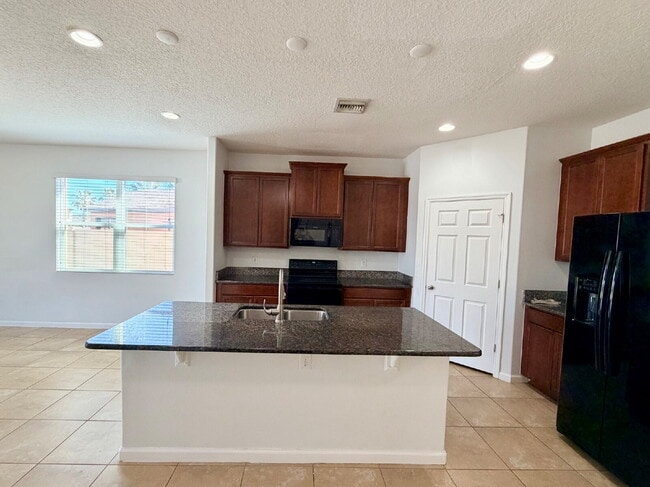 Photo - Stunning and spacious 5 bed, 2/5 bath in gated community in Melbourne