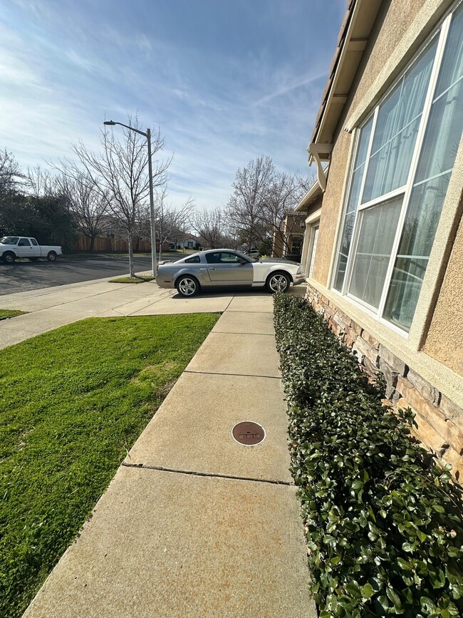 Photo - 7056 Kelmscott Ln