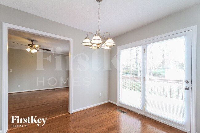 Photo - 3110 Glenshire Dr