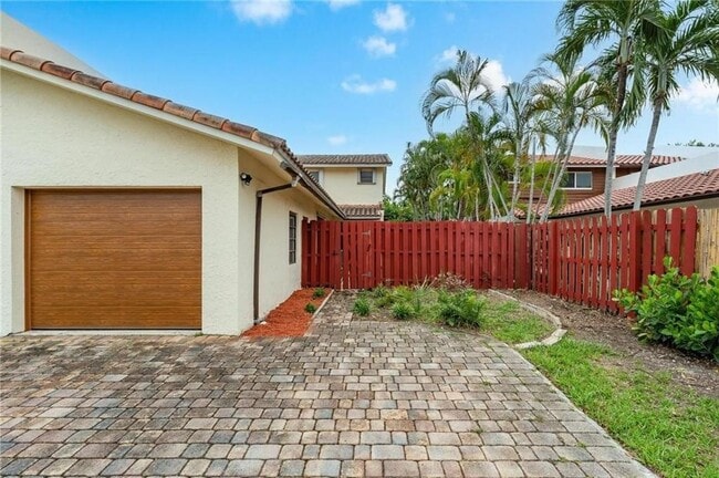 Photo - 2530 NE 9th St Townhome