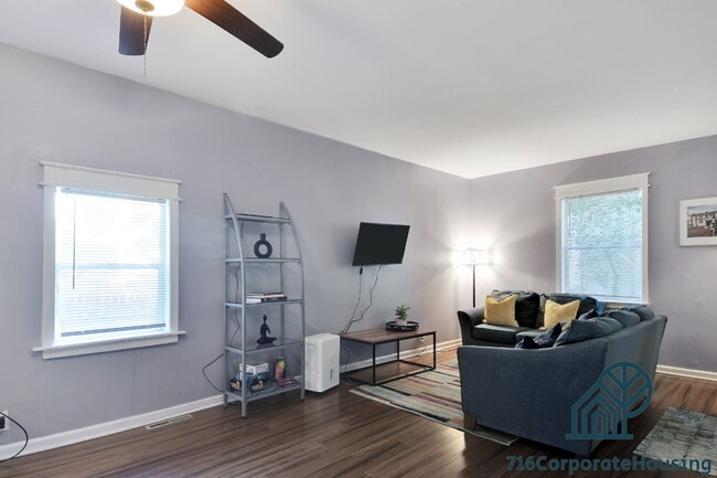 Photo - Furnished 3-Bedroom Carriage House on Bird Ave Unit Carriage House