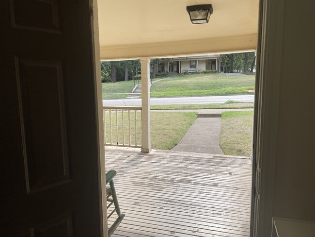 Building Photo - 424 Fry St Unit B