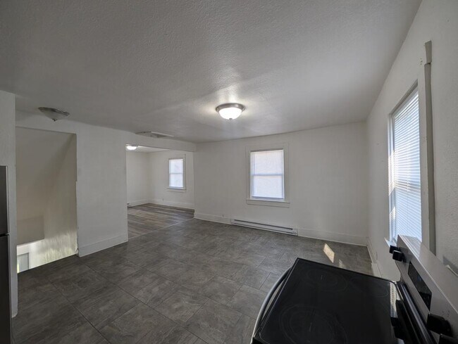 Photo - 501 N Main St
