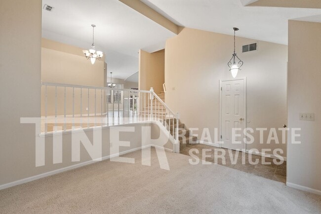 Photo - 4627 Forrester Way