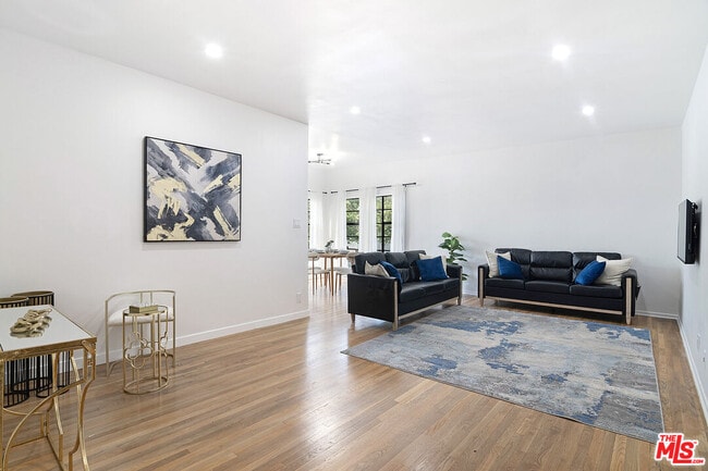 Photo - 344 Rexford Dr Unit 4