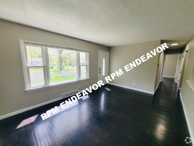 Building Photo - 3 Bed 1 Bath. Move in Ready! Rental