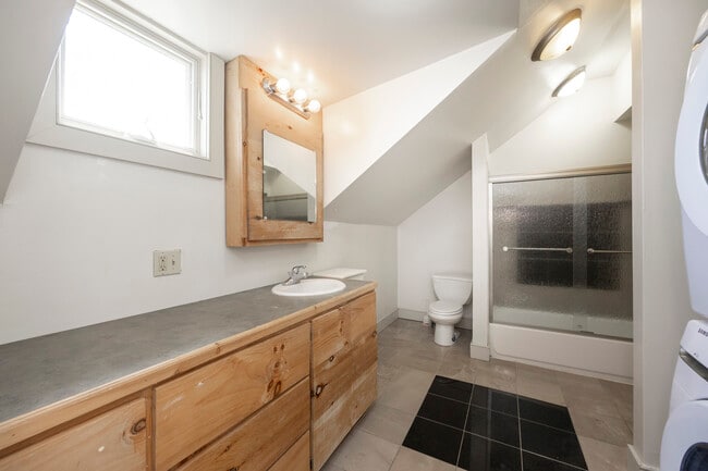 Photo - Overbrook Court Apartments