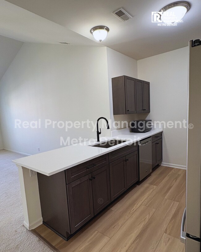 Photo - CONVENIENT CONDO RETREAT