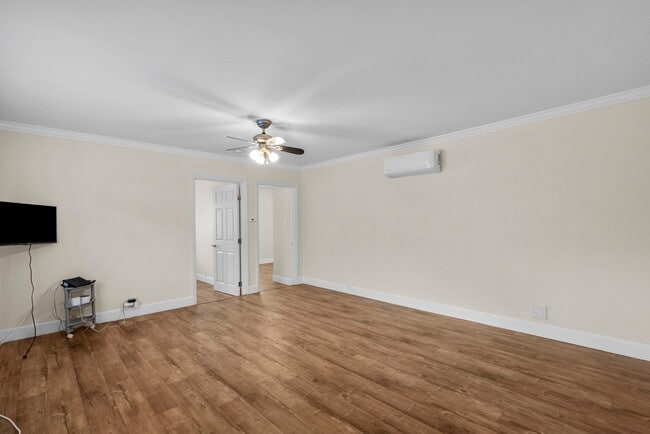 Photo - 18621 Bryant St