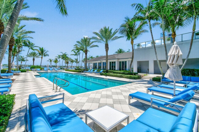 Photo - 1 Water Clb Wy Unit Ph2204