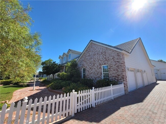 Building Photo - 5110 N Valadez St Rental