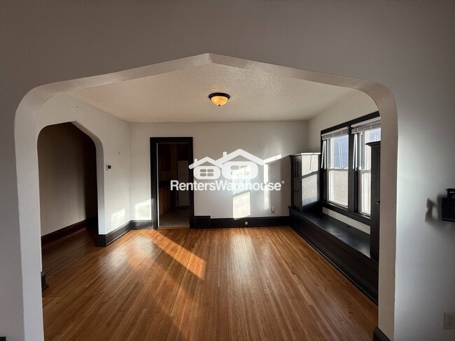 Photo - 991 Smith Ave S House