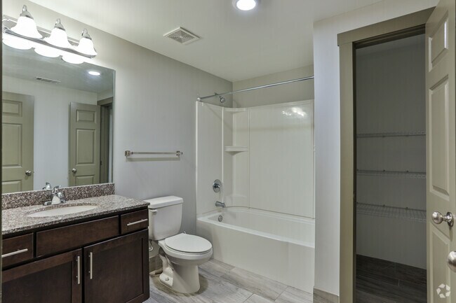 1BR, 1BA - 700 SF - The Lofts at Silver