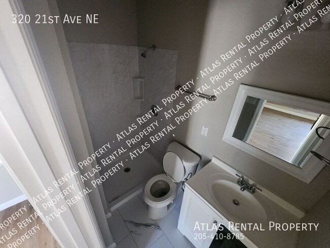 Photo - 320 21st Ave NE