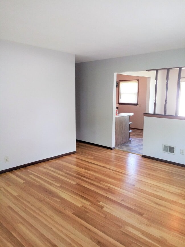 Photo - 3 Bedroom Single Family with Garage