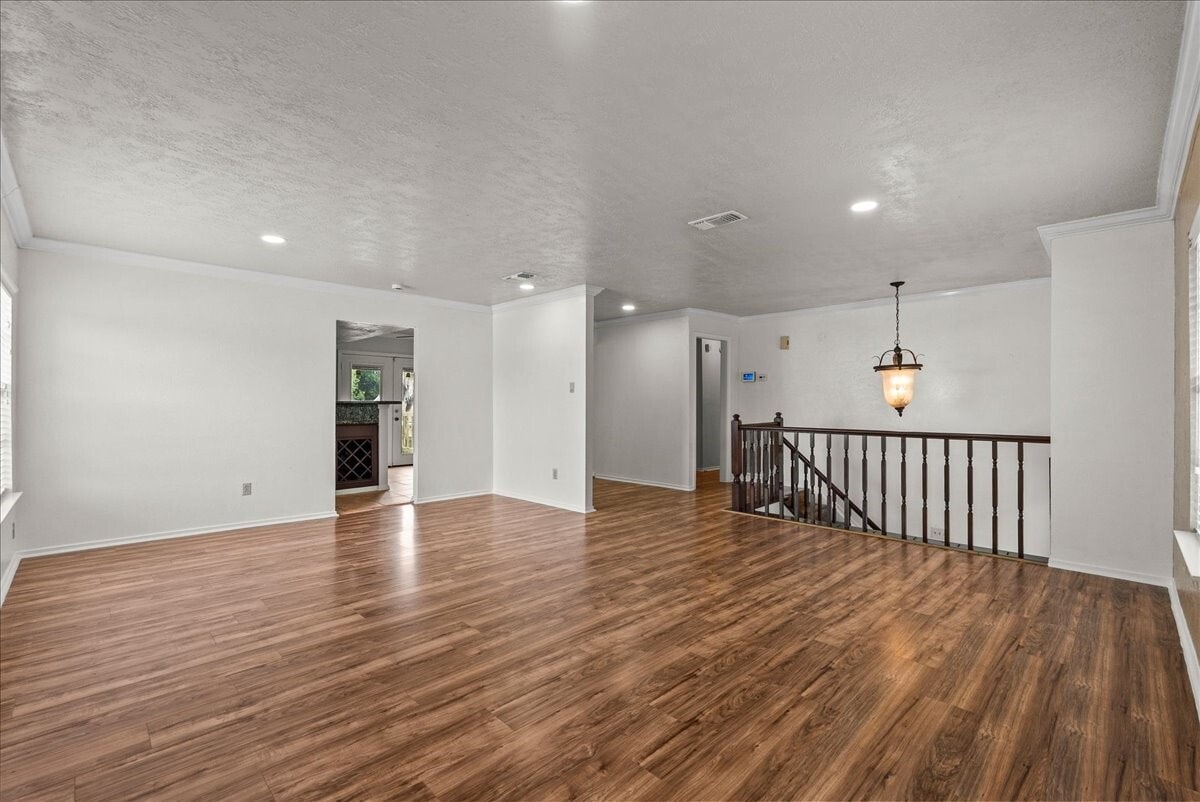 Photo - 430 Redway Ln