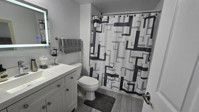 Photo - 275 NE 18th St Unit PH10