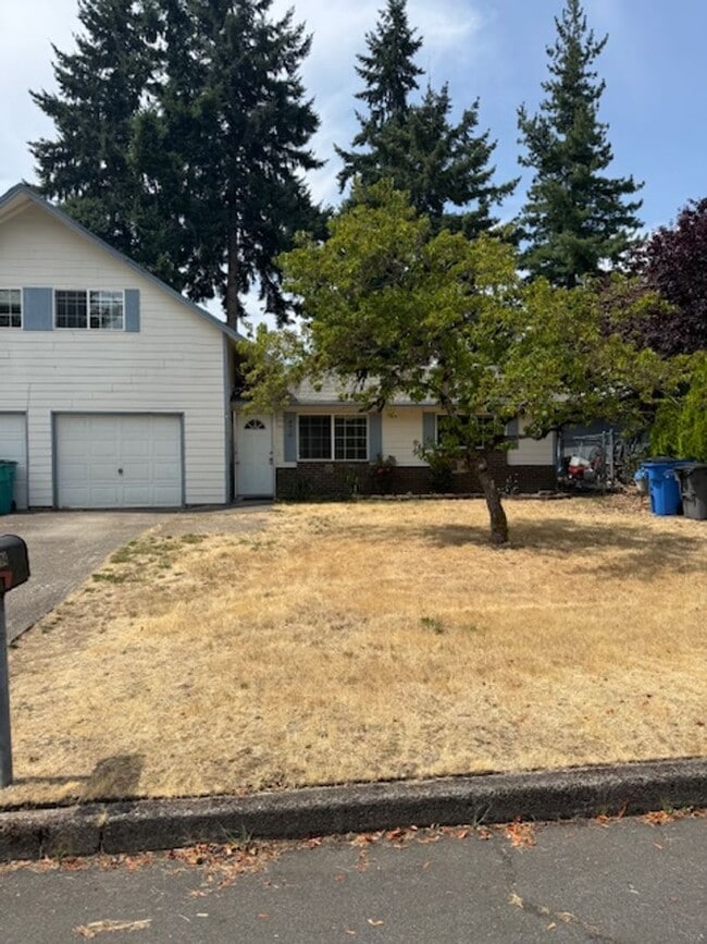 Spacious 4-Bedroom Duplex Near Westfield Mall - Spacious 4-Bedroom Duplex Near Westfield Mall