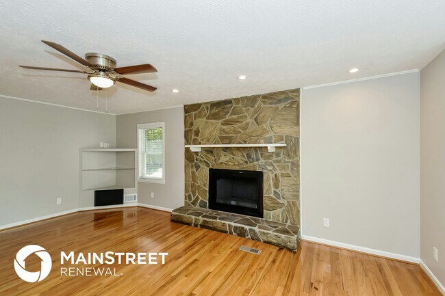 Photo - 4705 Jaybird Ln SW