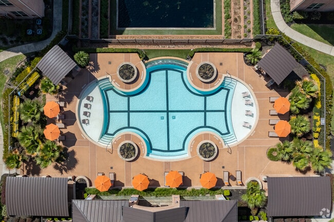 Building Photo - Halcyon West