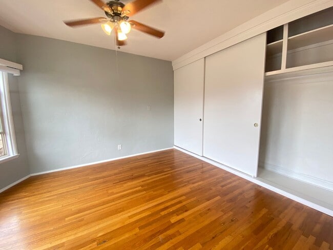 Photo - MUST SEE Bankers Hill Apartment! Spacious Bedroom and Closet! 1 Assigned Parking! 10 Minute Walk ... Unidad 2018 B Front St