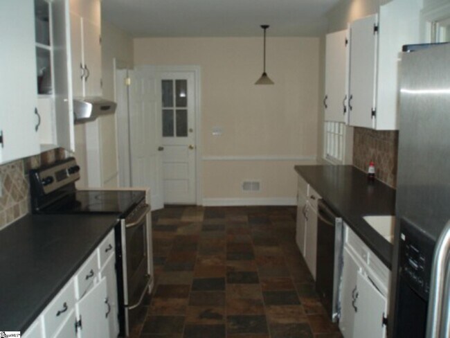 935 Rutherford Rd