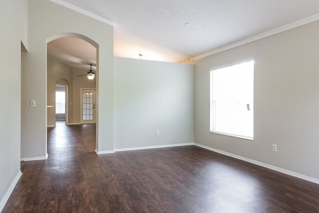 Photo - 1932 Wiregrass Ct