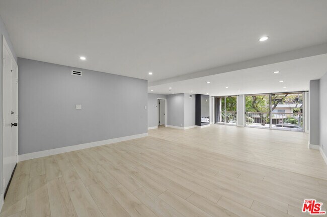 Photo - 441 N Oakhurst Dr Unit 206