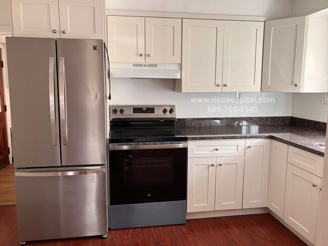 Photo - 685 Egg Harbor Rd