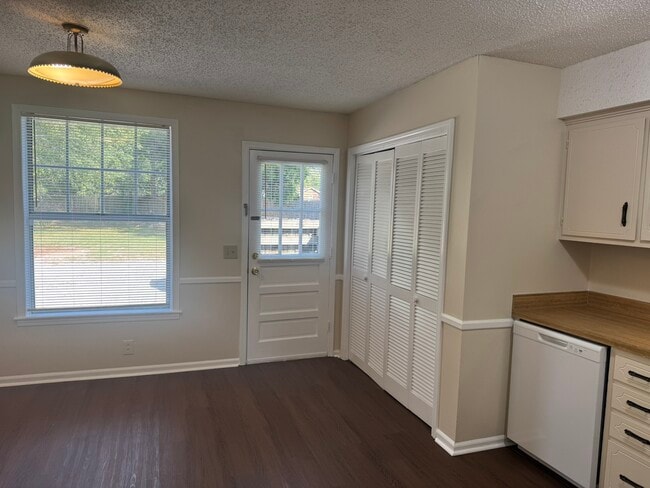 Photo - 7482 Harrow Dr