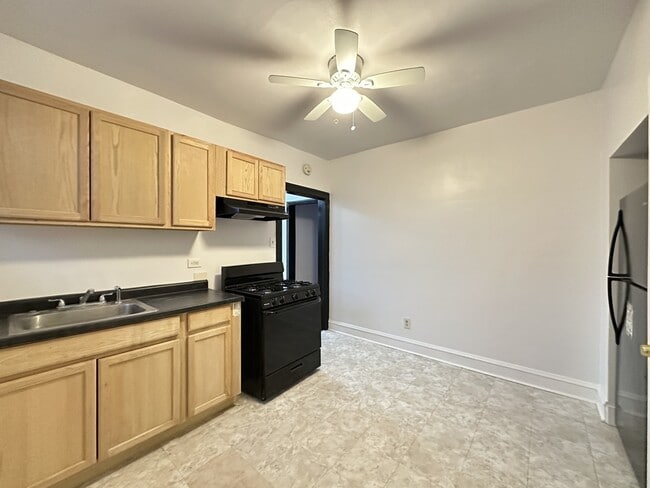 Photo - 415 E 80th St Unit 2