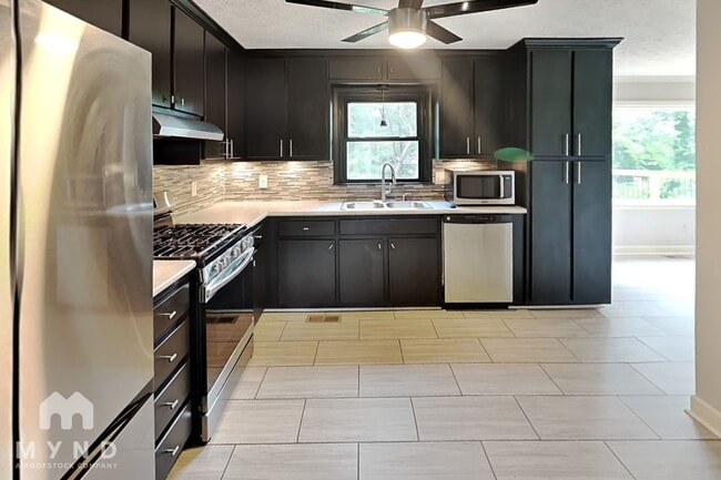 Photo - 4915 Willow Ln