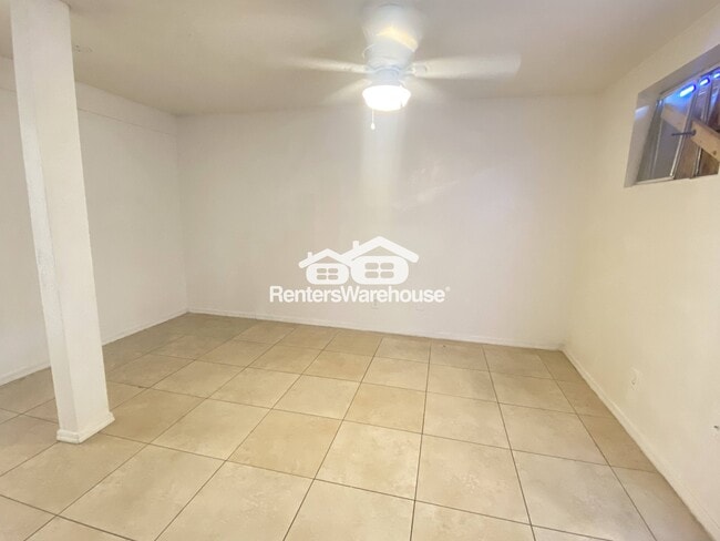 Photo - 325 S Pioneer