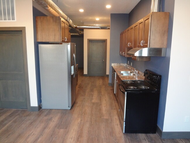 Photo - 320 E Main St Unit 200