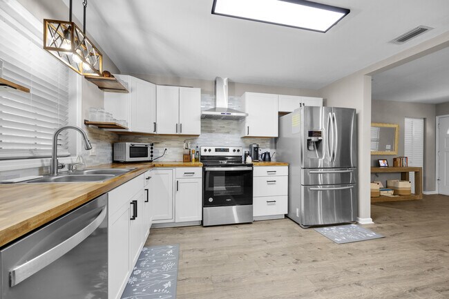 Photo - Jack and Shelby Taylor Casa