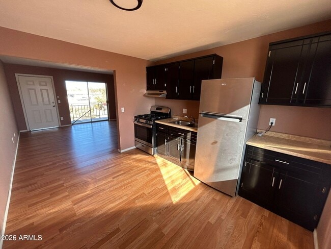 Photo - 1955 E 8th St Unidad 6