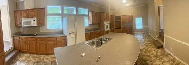 Photo - 4 BDR / 2 BA on 5 fenced acres