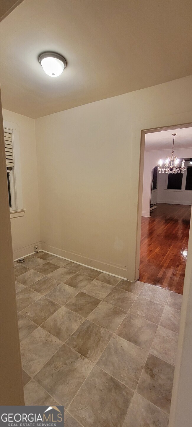 Photo - 651 W 42nd St