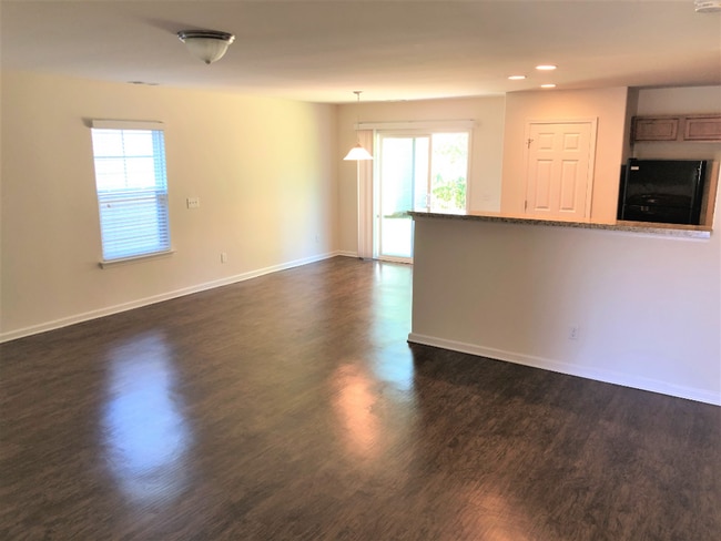 Photo - 14 Milsbury Ln