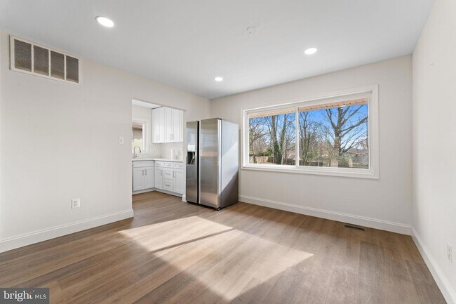 Photo - 7407 Kelvin Pl