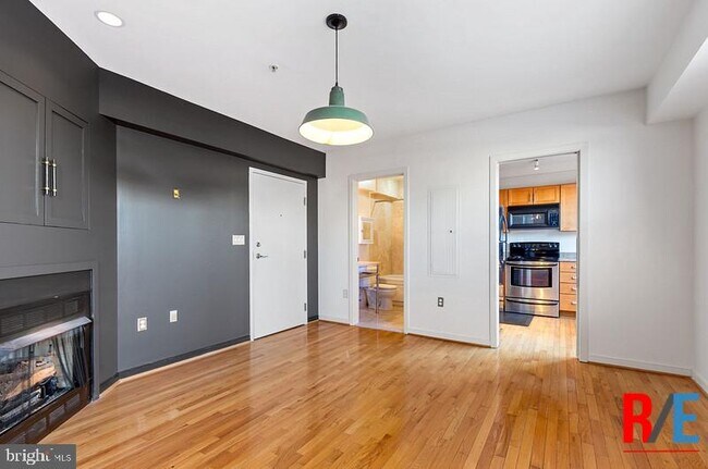 Photo - 815 King St Unit 5E