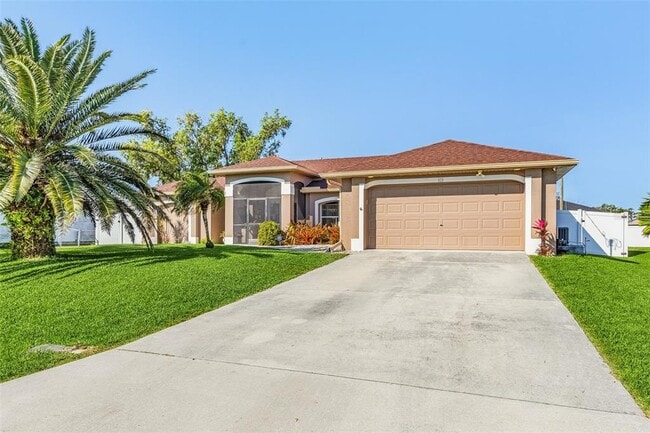 Building Photo - 810 SW 10th Pl