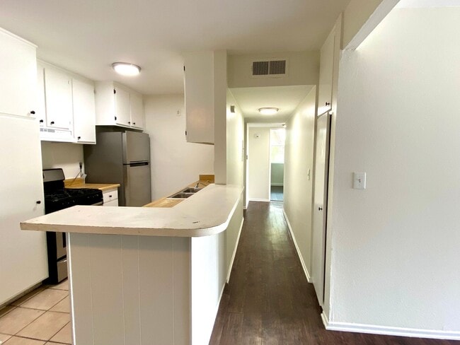 Photo - Charming 3 bed 2 bath condo in Tarzana Unit 264