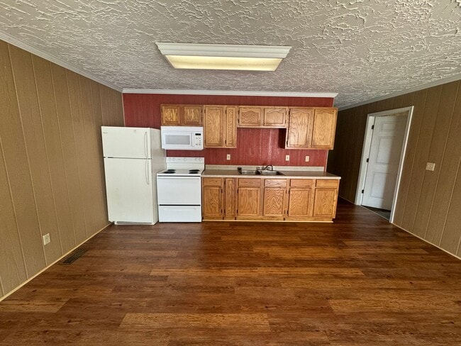 Photo - 4 BD, 2 BA Cozy Home in Martin, TN!